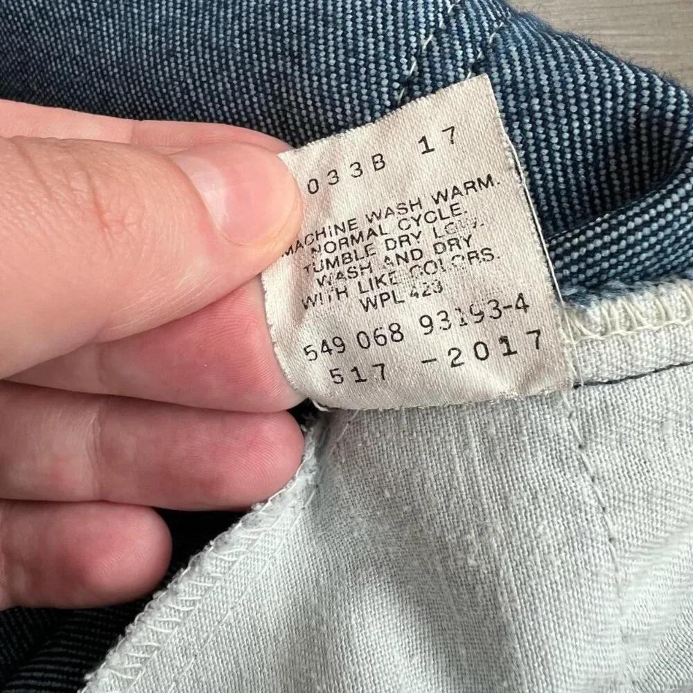 Levis excellent no